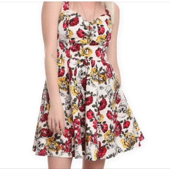 COPY - Hot topic 2011 skulls and guns swing dress - Picture 1 of 9